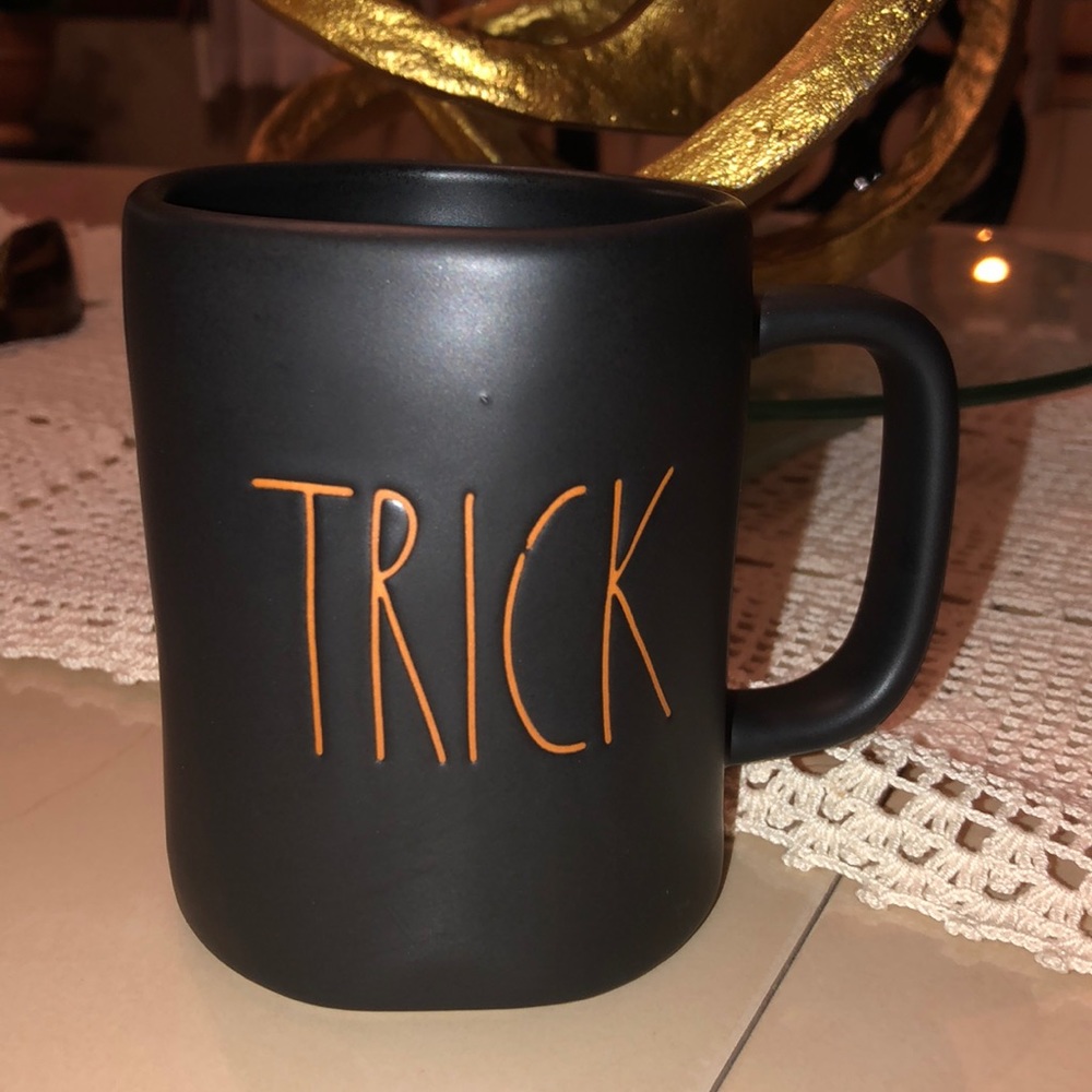 Rara Dunn Halloween mug